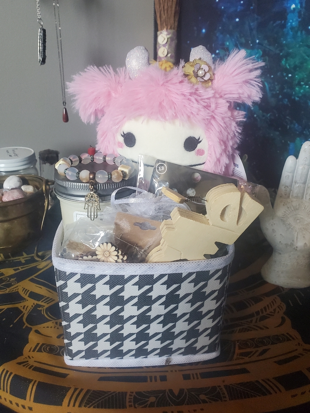 BNWT Gift Basket